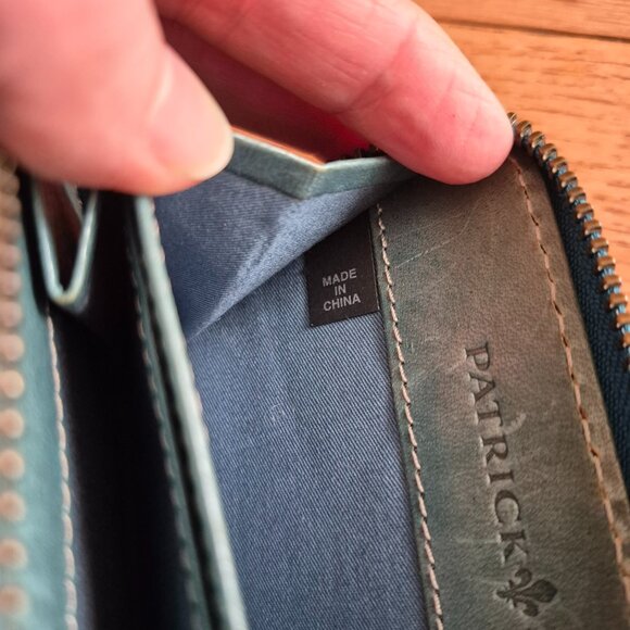 Patrick Cox Leather Zip Around Card Holder Green Blue Embossed - Picture 6 of 8